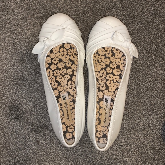 American Eagle By Payless Shoes - American Eagle white flats